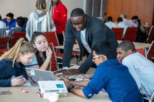 ComEd Leaders Help Further Students’ STEM Skills at Immersive Workshop